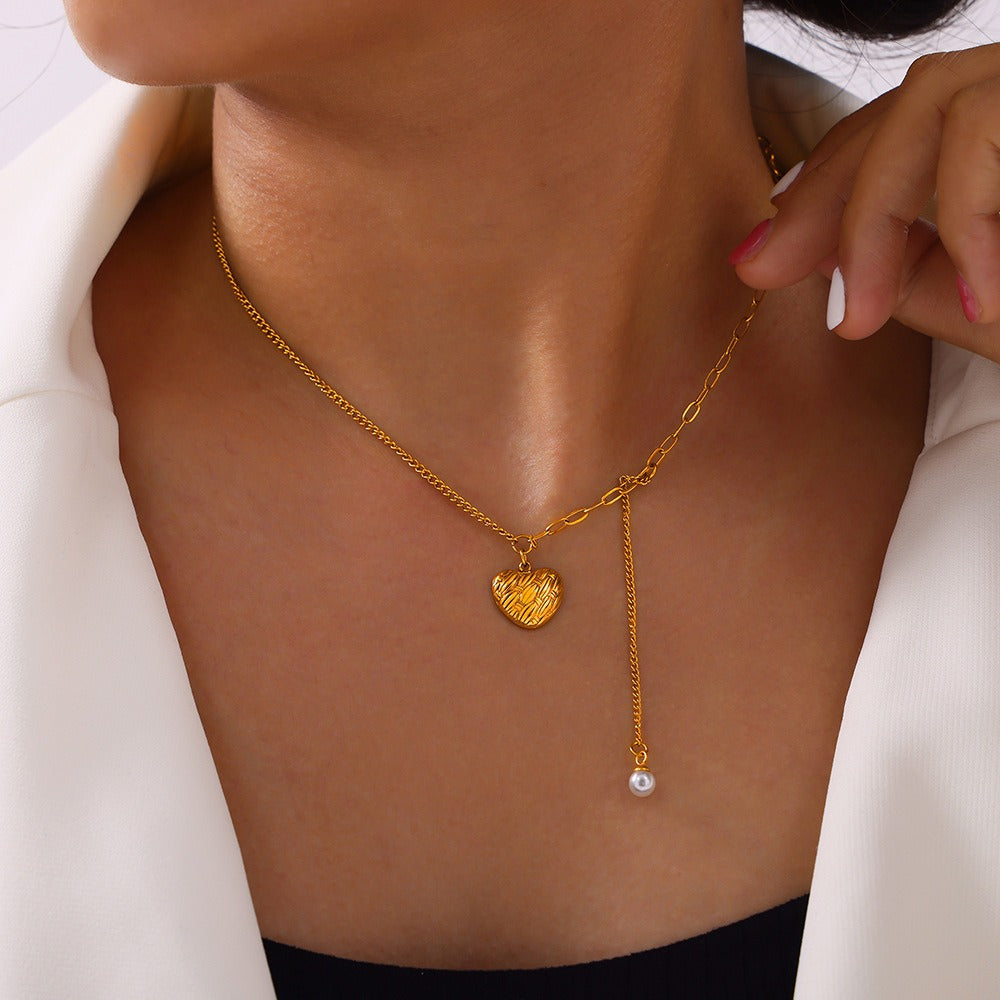 Heart-Shaped Necklace with Pearl